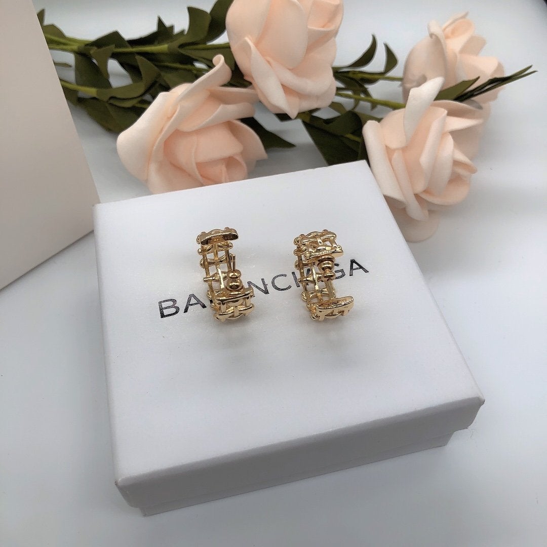 BALENCIAGA Fashion hollow earrings