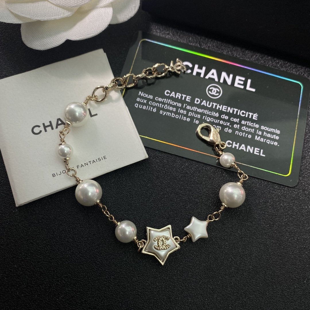 CHANEL Exquisite star pearl bracelet