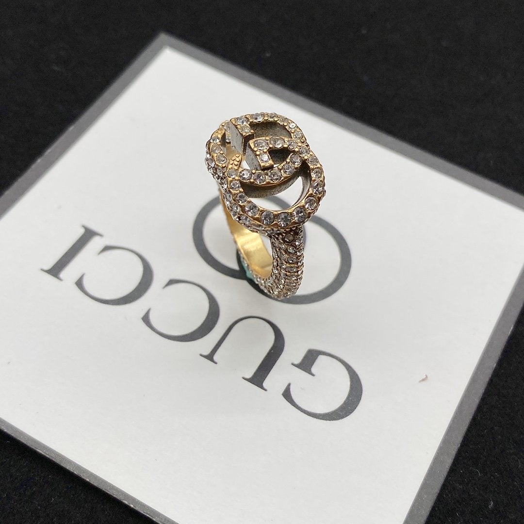 GUCCI Exquisite full sky rhinestone ring