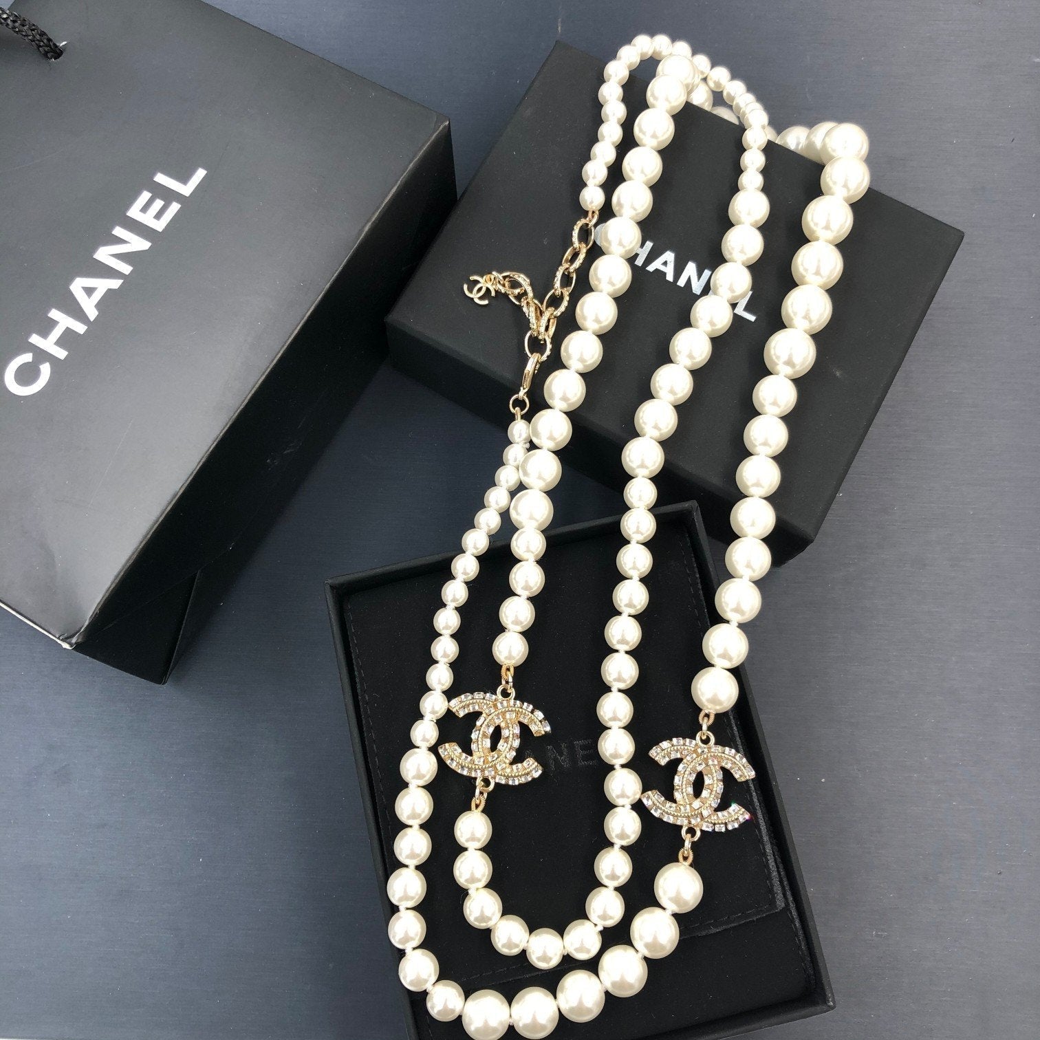 CHANEL Fashion Rhinestone Long Pearl Necklace