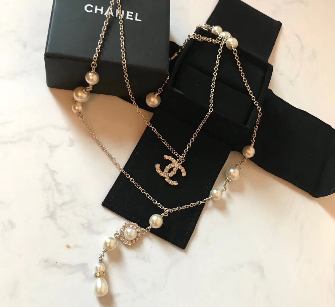 CHANEL Fashion Double Pendant Necklace