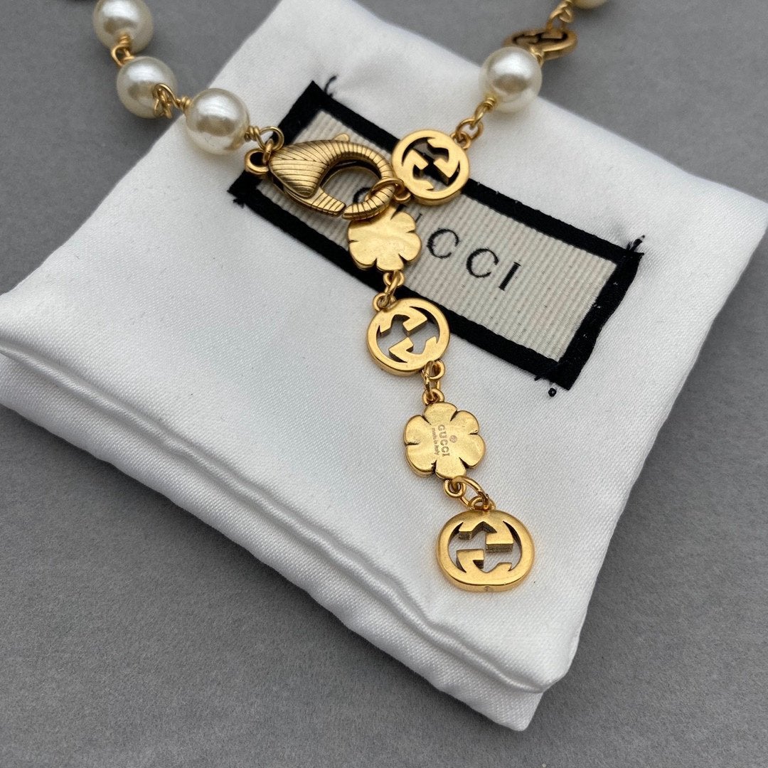 GUCCI Flower Pearl Necklace