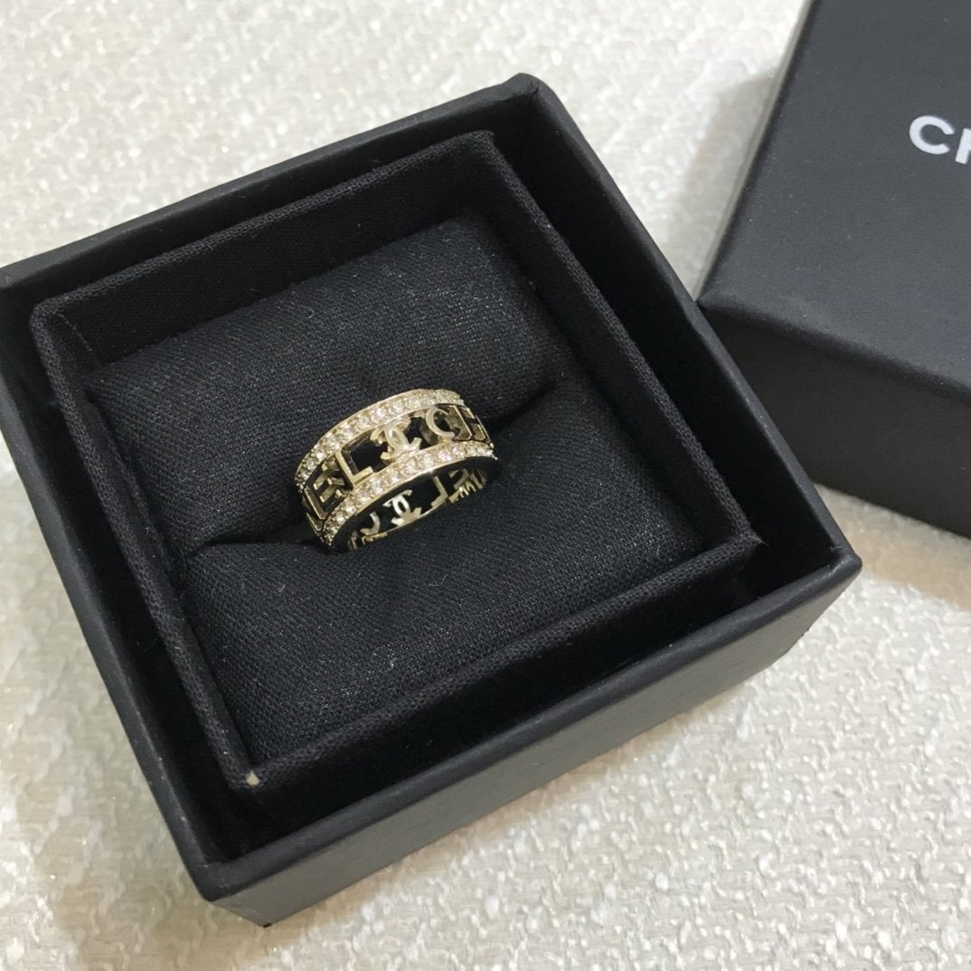 CHANEL Letter Hollow Diamond Ring