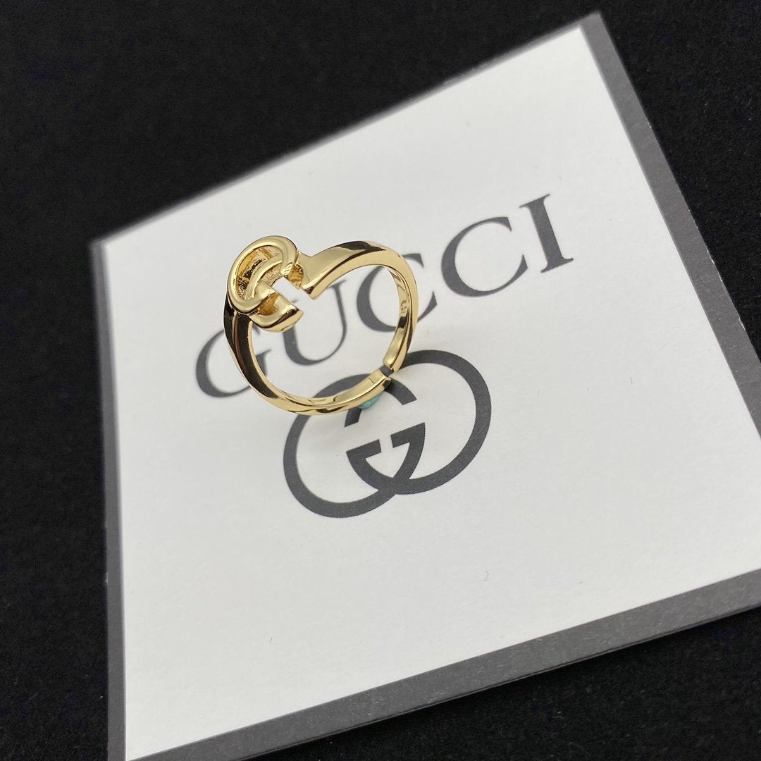GUCCI retro twisted letter ring