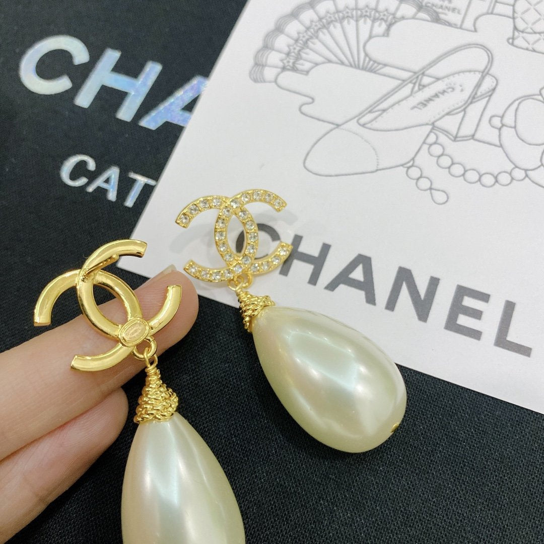 CHANEL Luxury Large Pearl Pendant Earrings