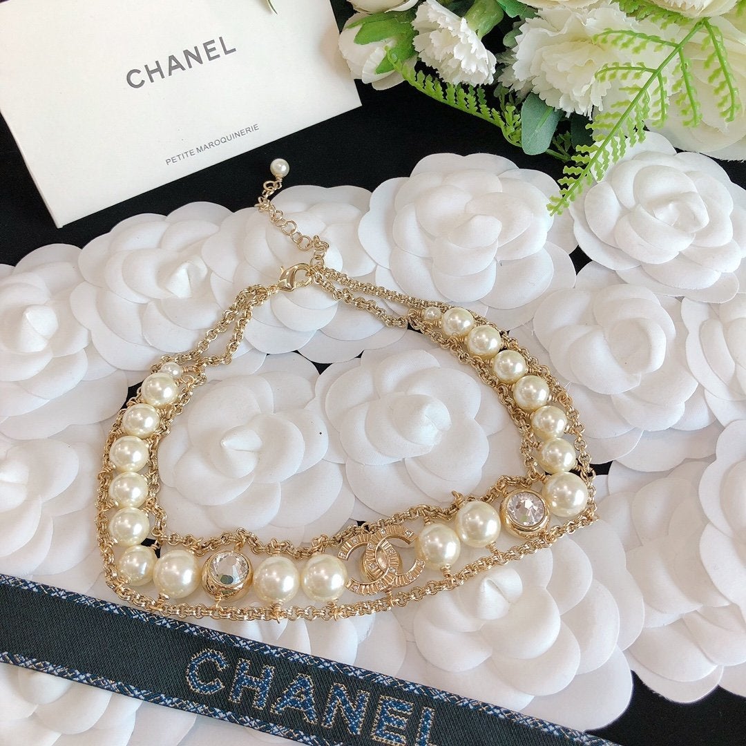 CHANEL Pearl Large Rhinestone Necklace