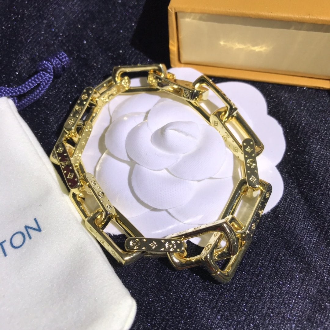LV Fashion rectangular hollow bracelet