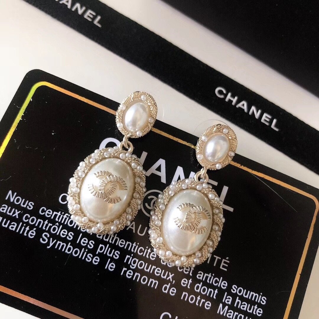 CHANEL Elegant Pearl Small Golden Egg Pendant Earrings