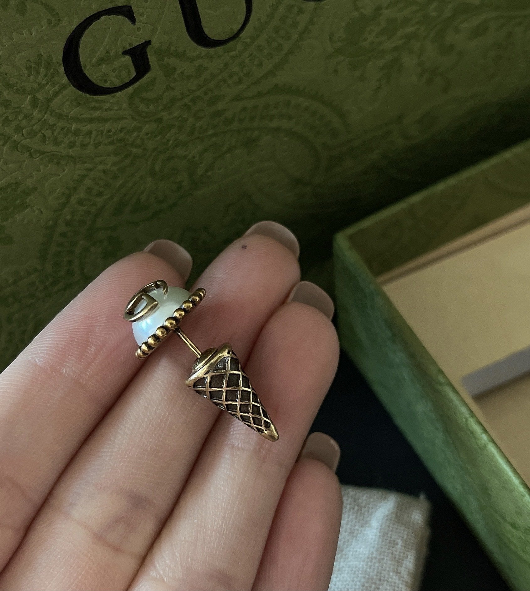 GUCCI retro ice cream pearl earrings