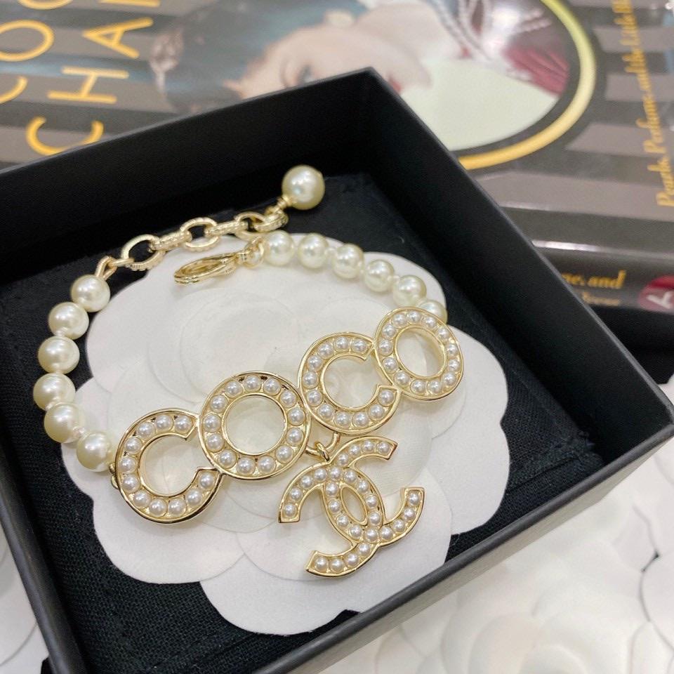 CHANEL Luxury Pearl Letter Bracelet