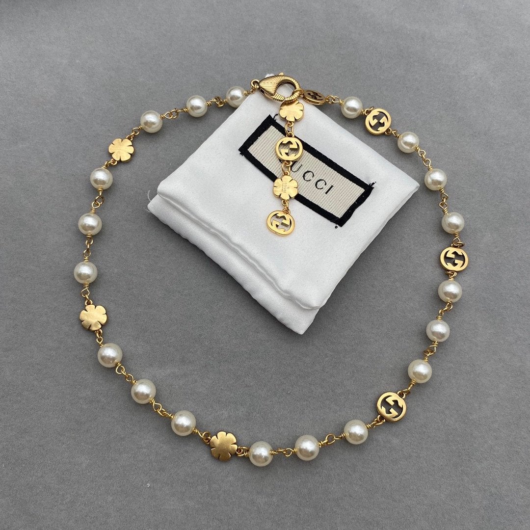 GUCCI Flower Pearl Necklace
