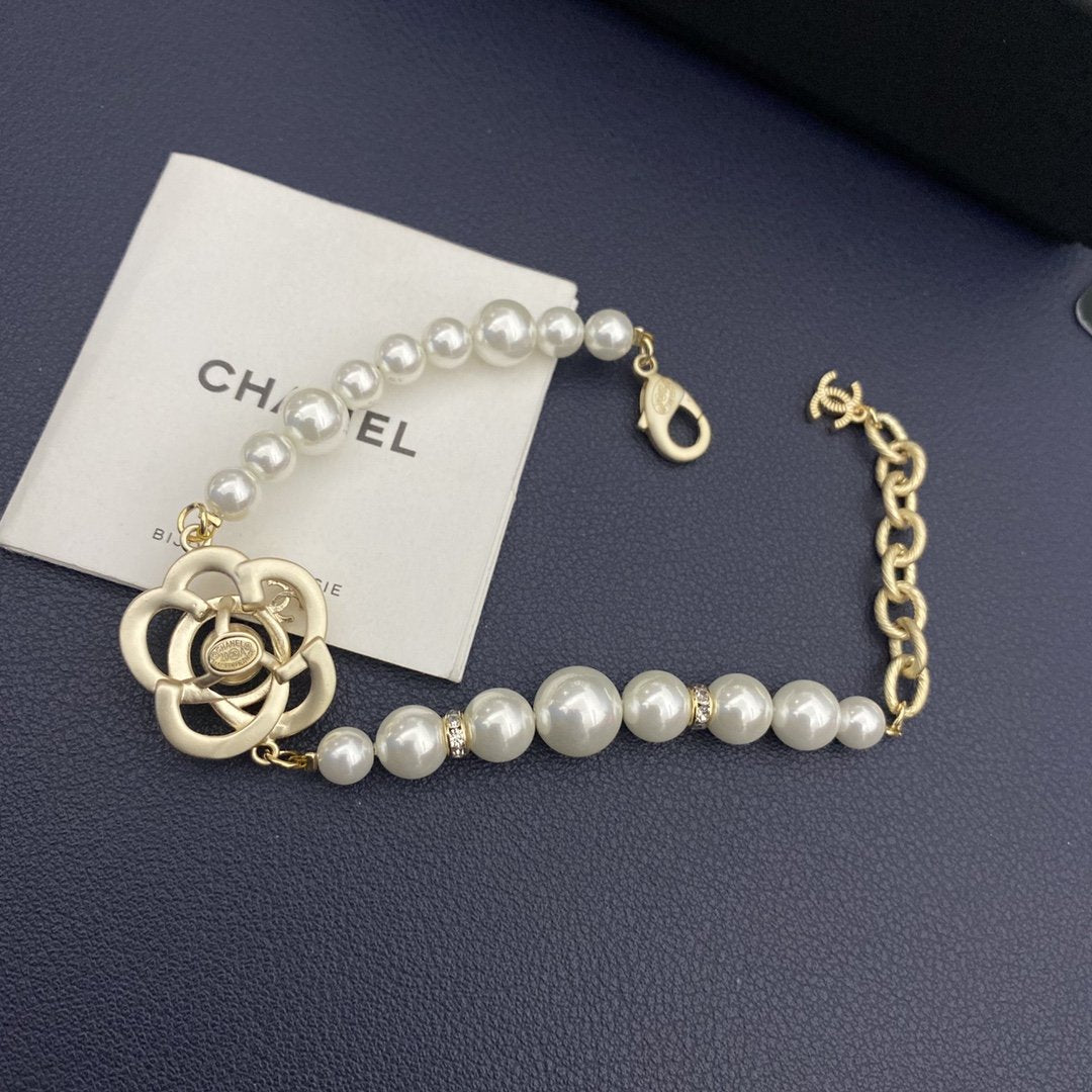 CHANEL New Camellia Pearl Bracelet