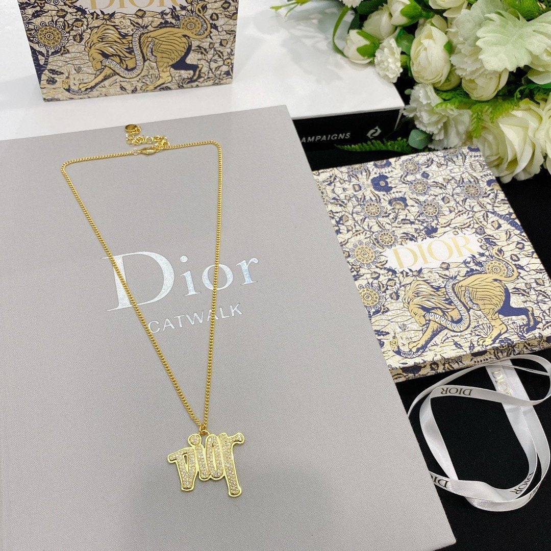 DIOR Luxury Rhinestone Letter Pendant Necklace