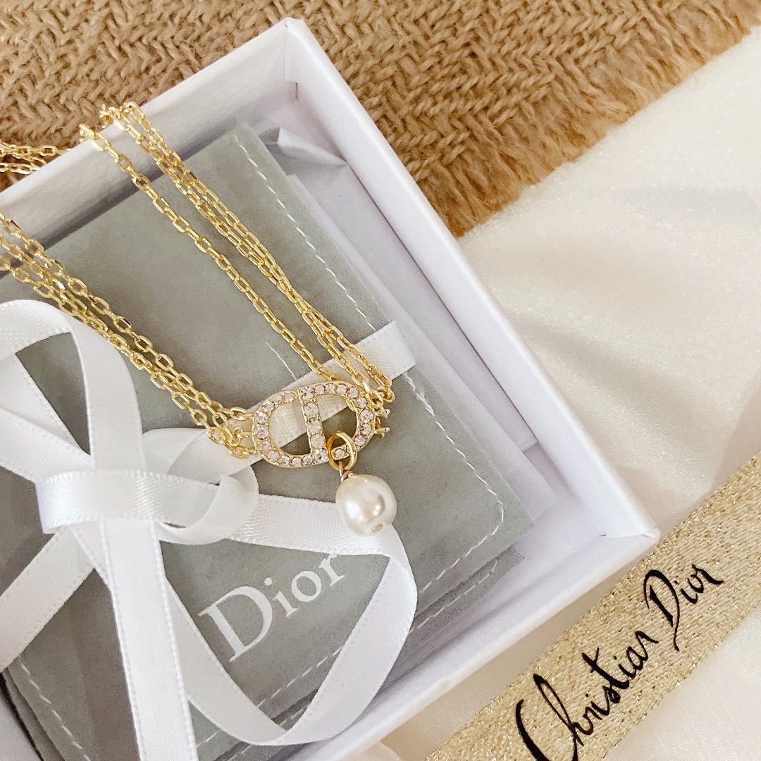 DIOR Fashion Three-Layer Pearl Pendant Necklace