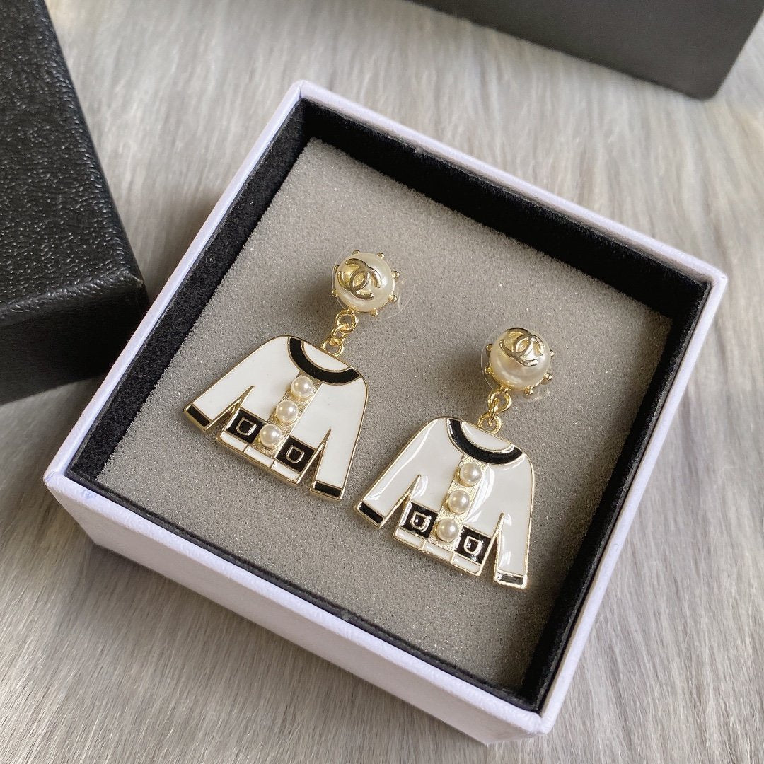 CHANEL Fashion white women's clothes earrings