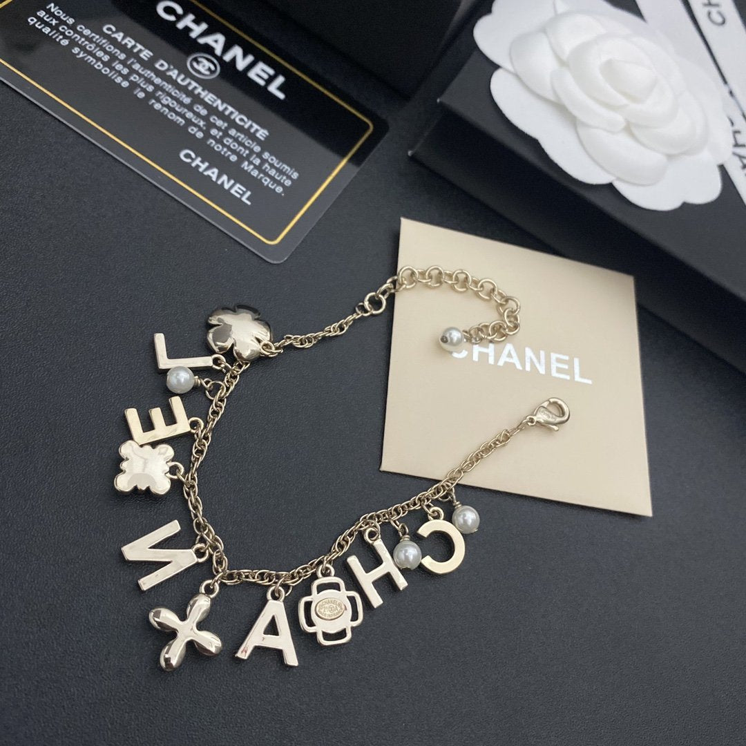 CHANEL Fashion Letter Flower Pearl Bracelet