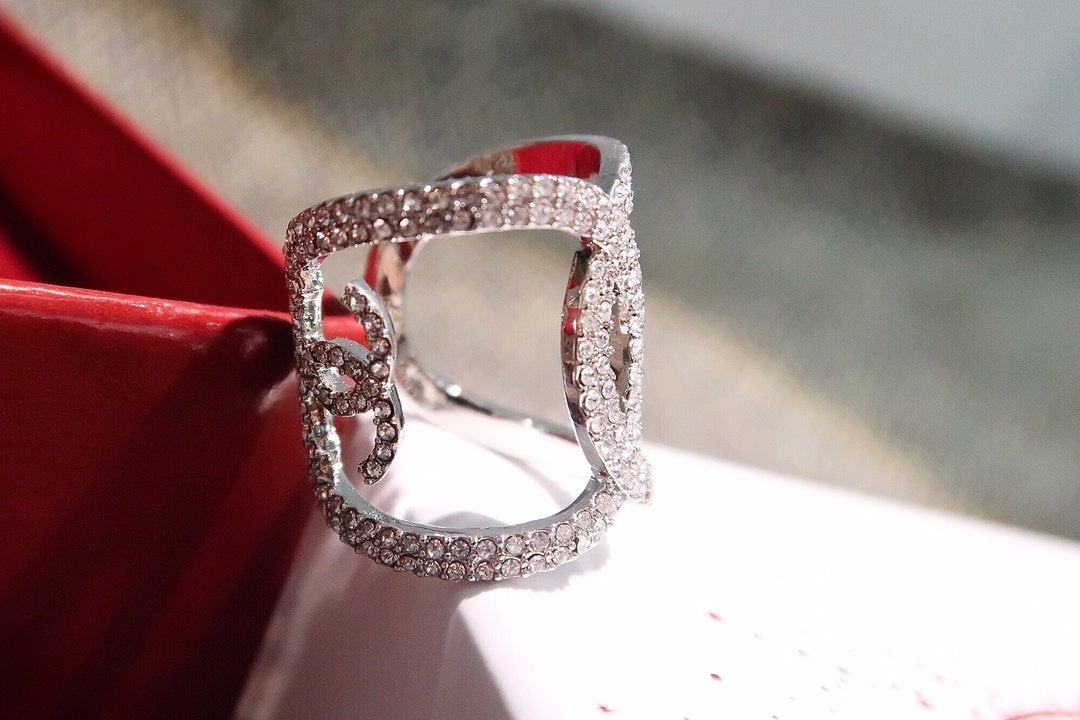 CHANEL Luxury Zircon Open Universal Ring