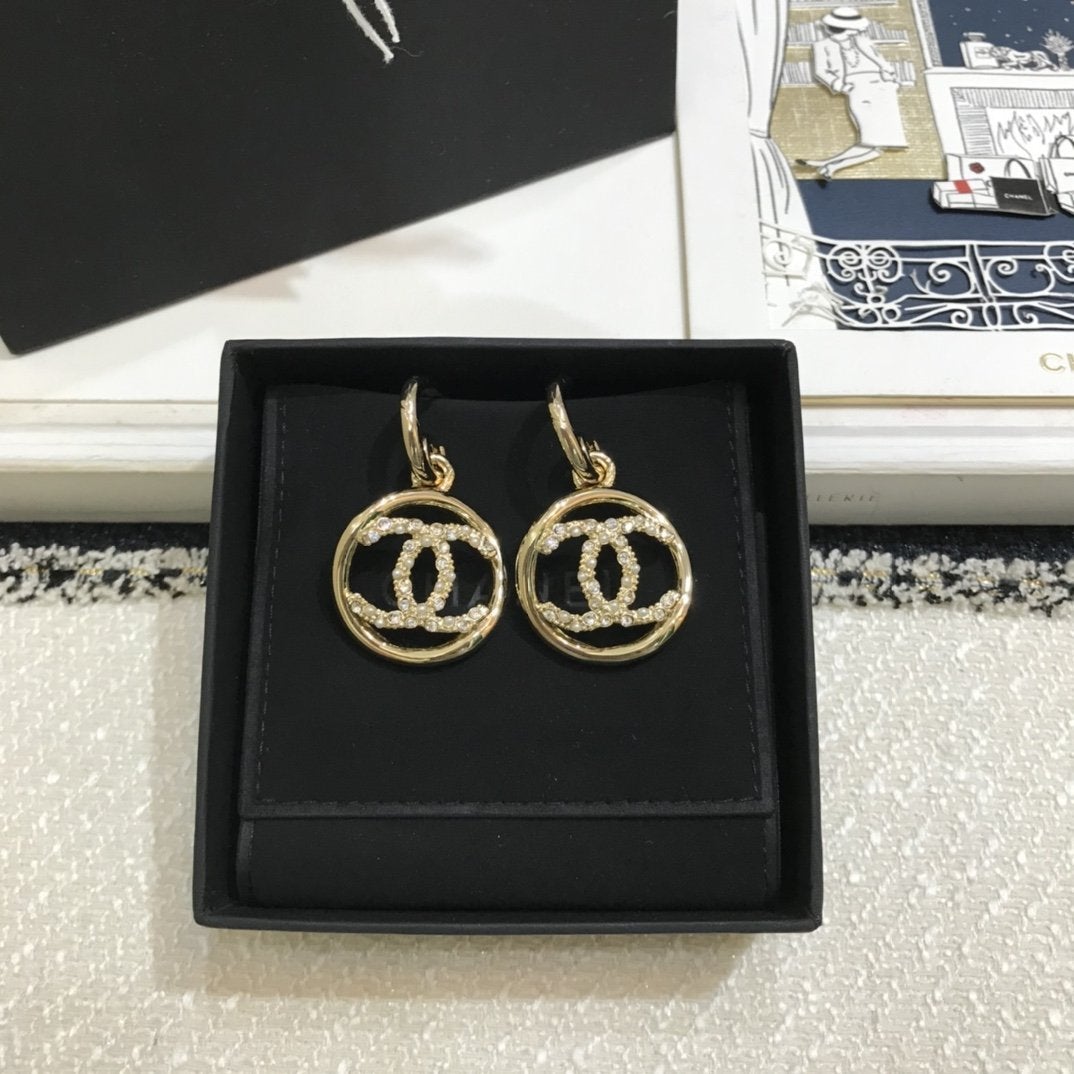 CHANEL Luxury Pearl Earrings