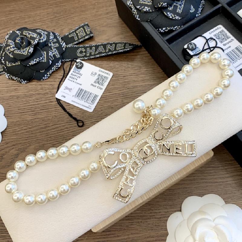 CHANEL Bowknot Pearl Necklace