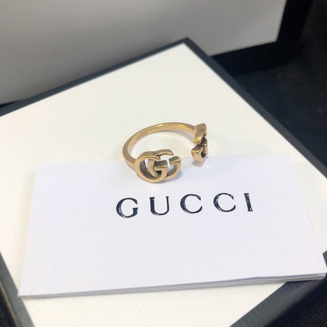 GUCCI Retro Double Letter Ring