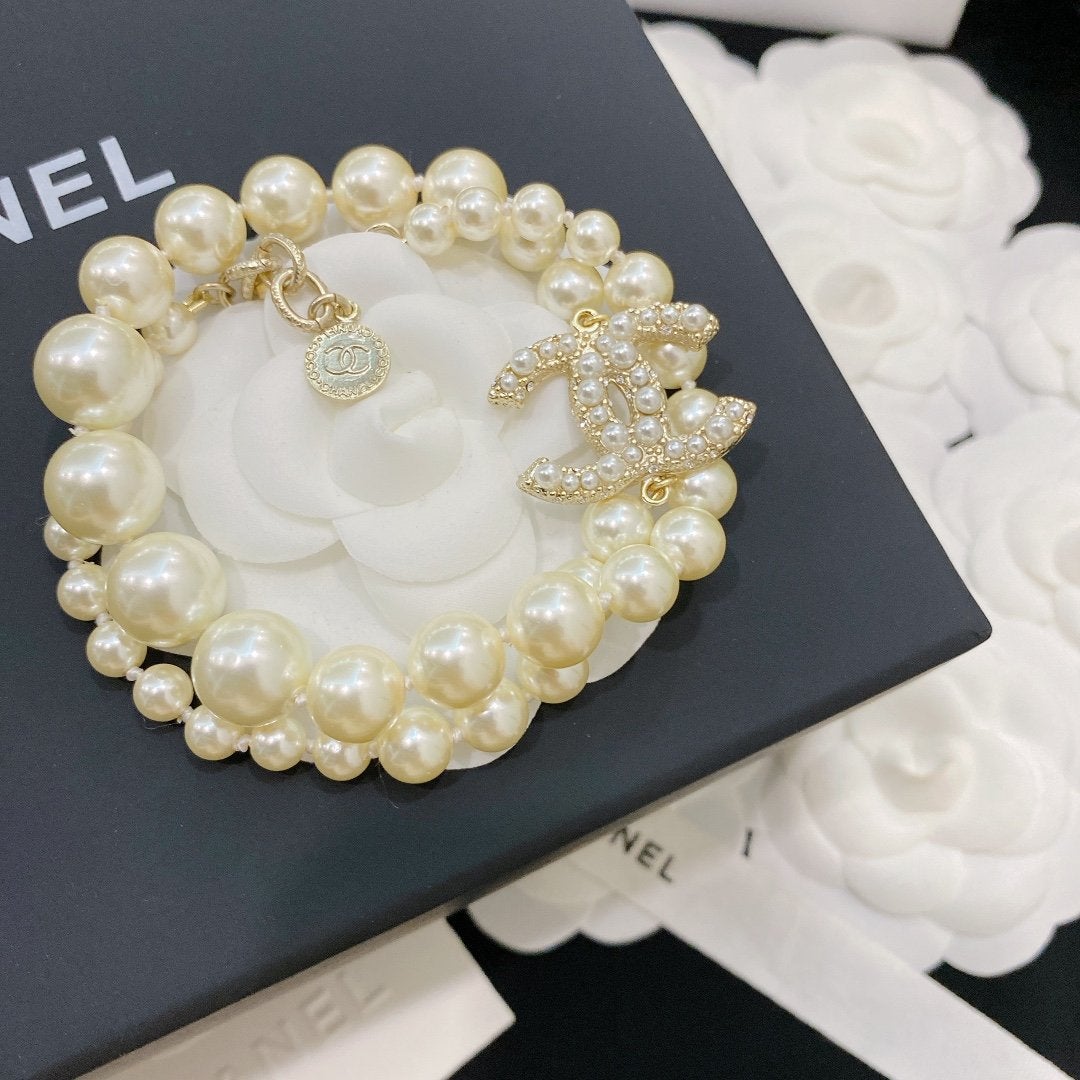 CHANEL Luxury Pearl Necklace
