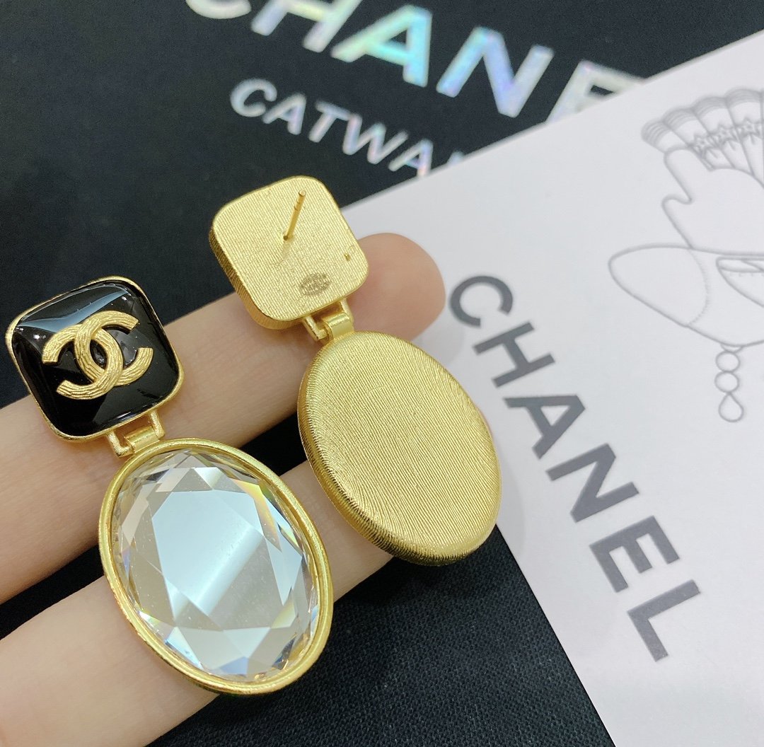 CHANEL Fashion Big Rhinestone Pendant Earrings