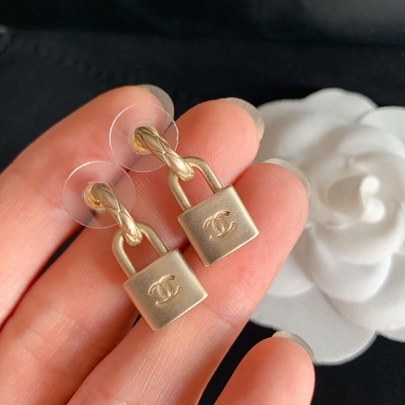 CHANEL Fashion Small Lock Double C Earrings