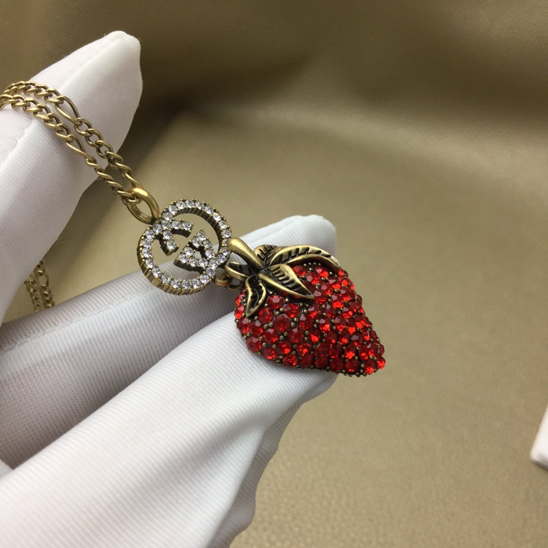 GUCCI Fashion Red Rhinestone Strawberry Pendant Necklace