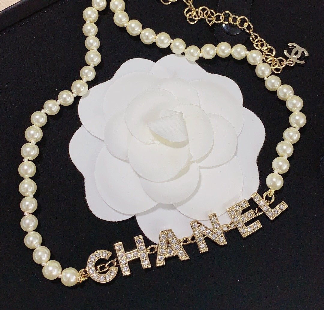 CHANEL Luxury Rhinestone Pearl Letter Necklace