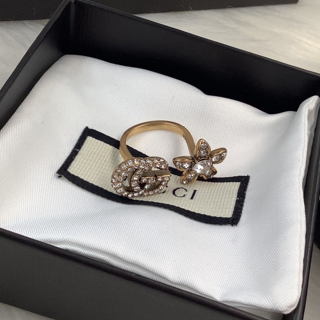 GUCCI Vintage Double G Flower Rhinestone Open Ring