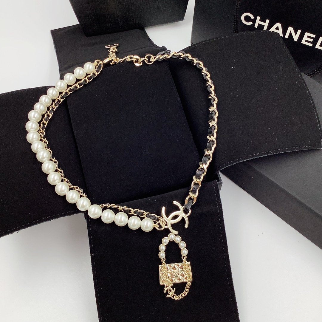 CHANEL Small bag mix necklace
