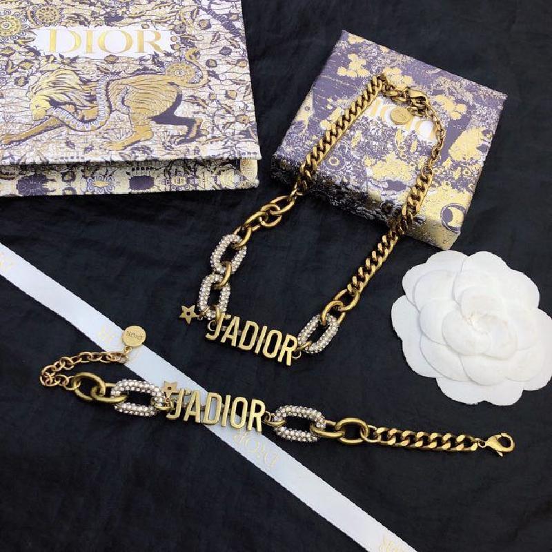 DIOR Luxury Rhinestone Letter Necklace