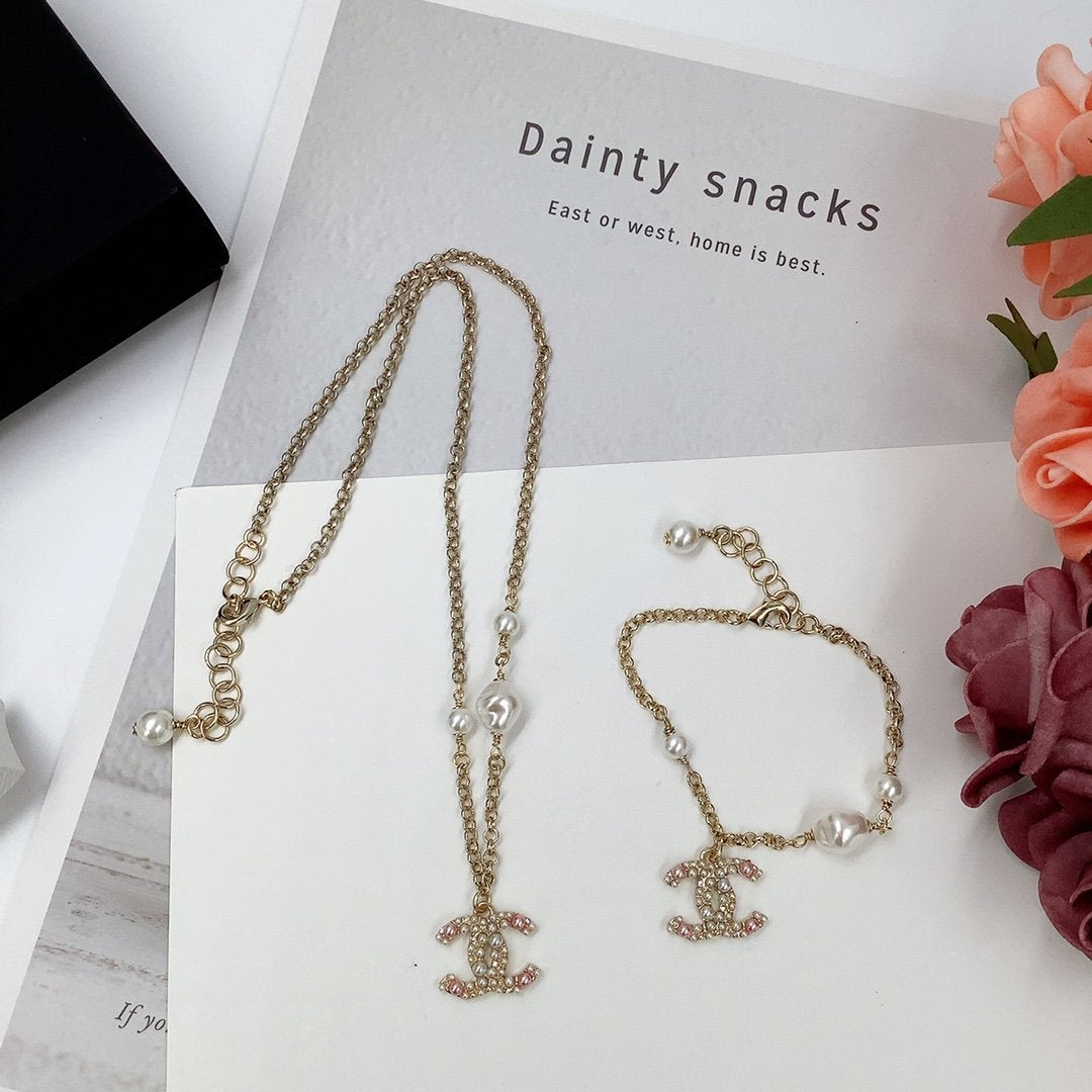 CHANEL Fashion Double C Crystal Pearl Necklace