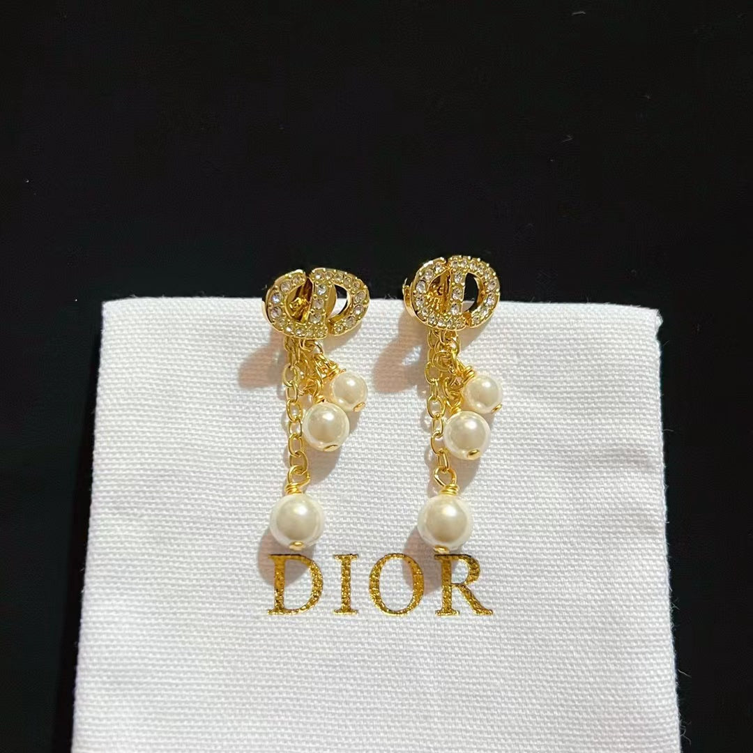 DIOR New this season - Pearl tassel earrings