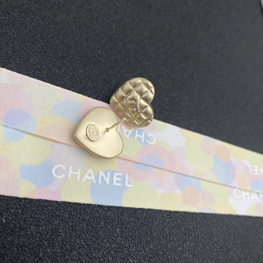 CHANEL Luxury Golden Heart Shaped Earrings