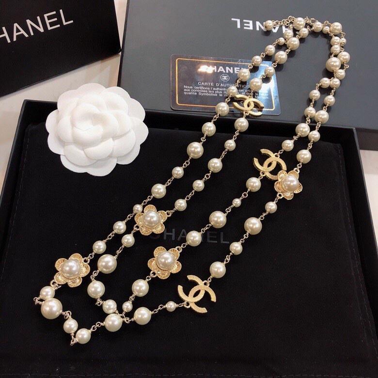 CHANEL Classic sandblasted flower pearl necklace