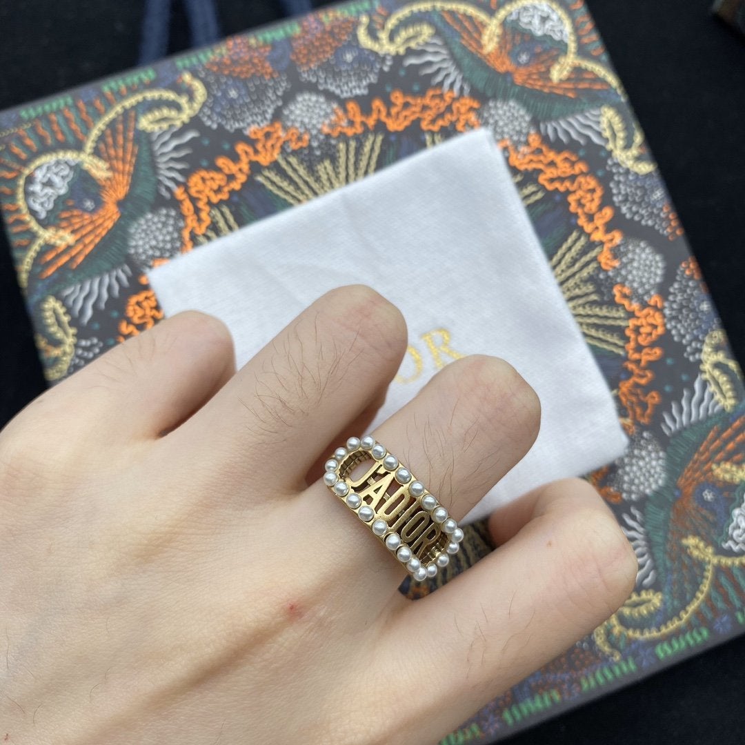 DIOR Retro Pearl Letter Ring