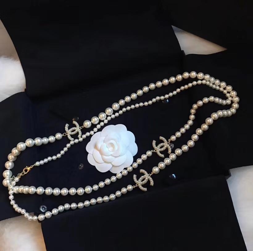 CHANEL Fashion irregular long pearl necklace