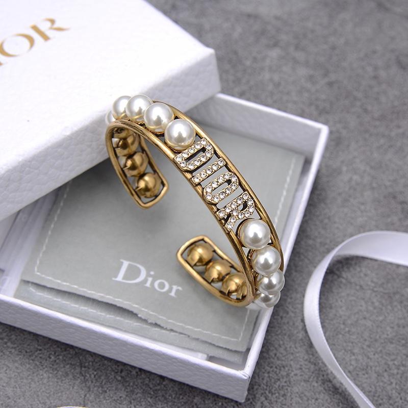 DIOR Fashion Hollow Letter Pearl Bracelet