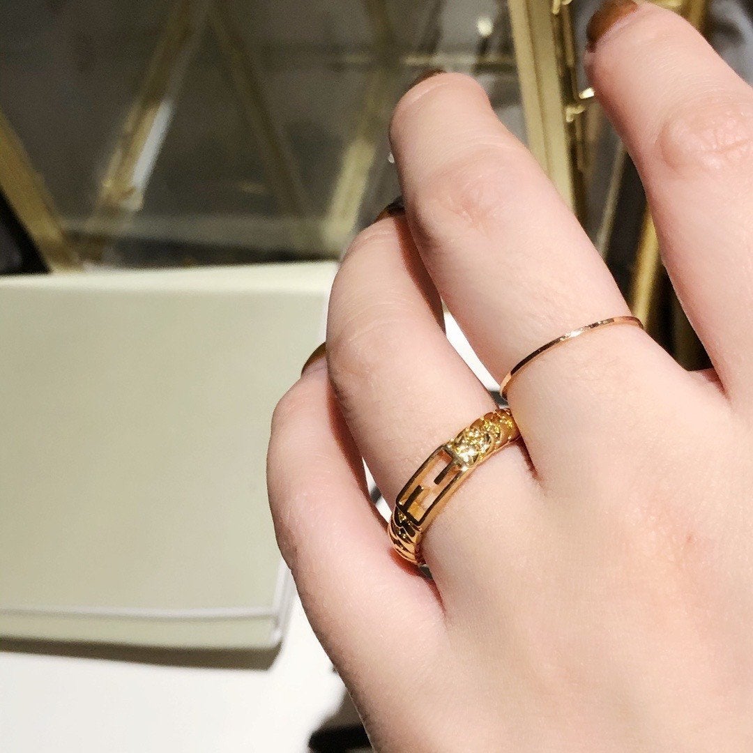 FENDI Simple rope pattern F-shaped stitching ring