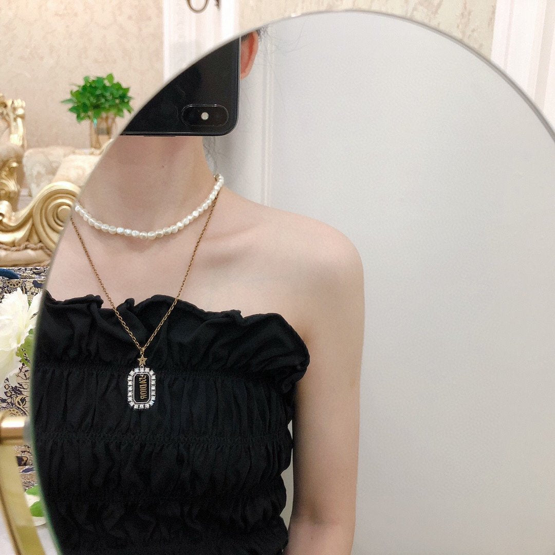 DIOR Fashion Pearl Rhinestone Nameplate Pendant Necklace