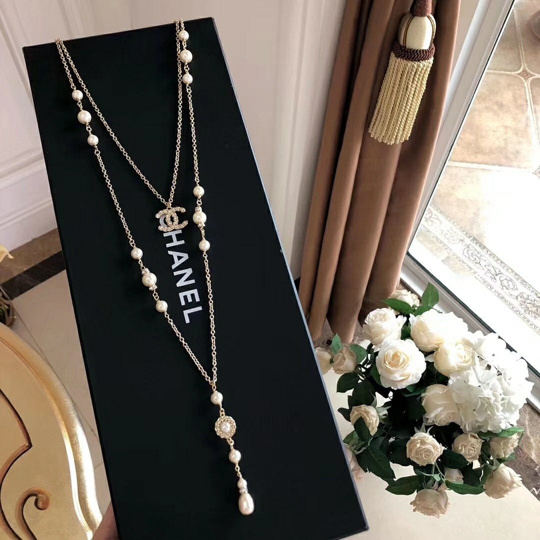 CHANEL Fashion Double Pendant Necklace