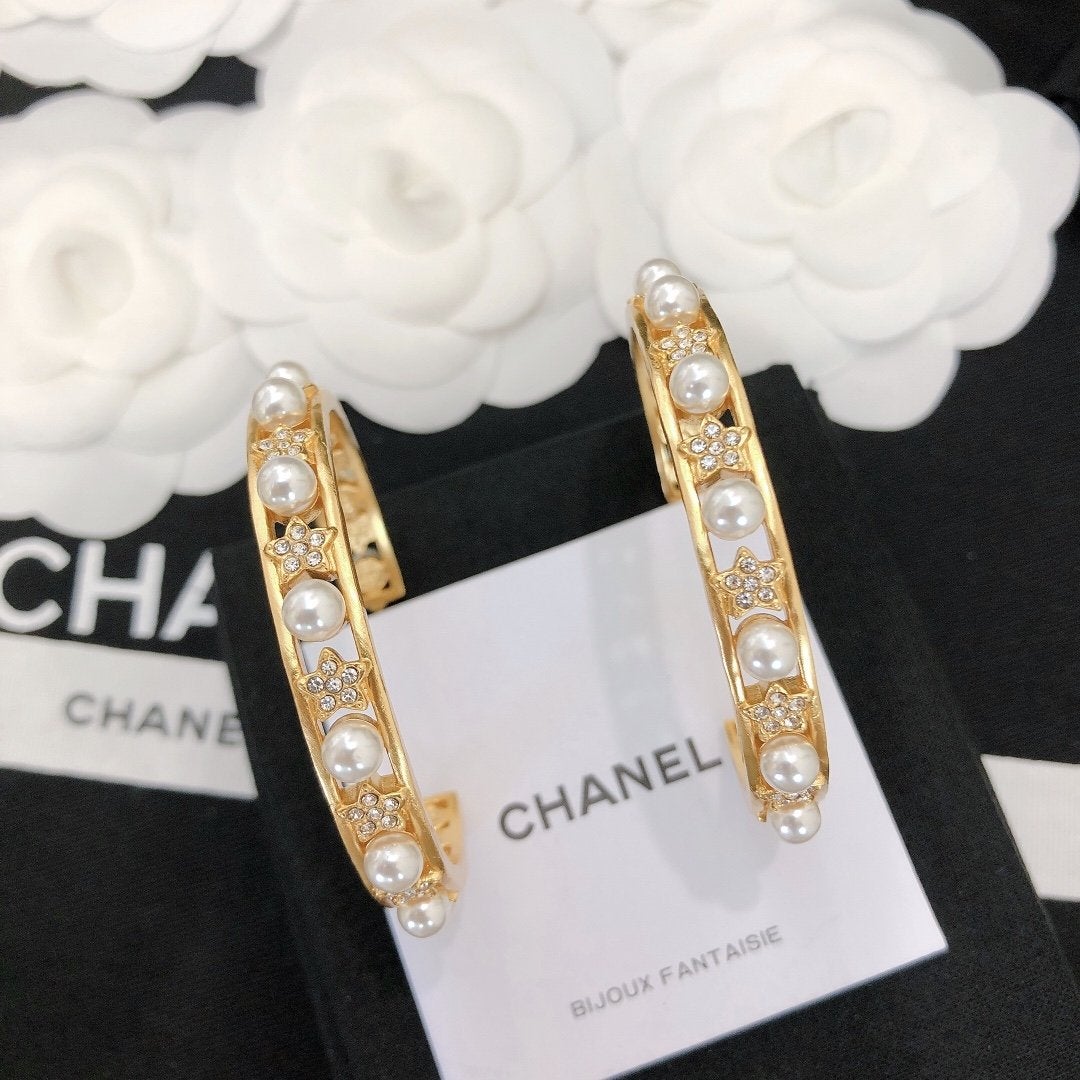 CHANEL Luxury Bead and Diamond Earrings