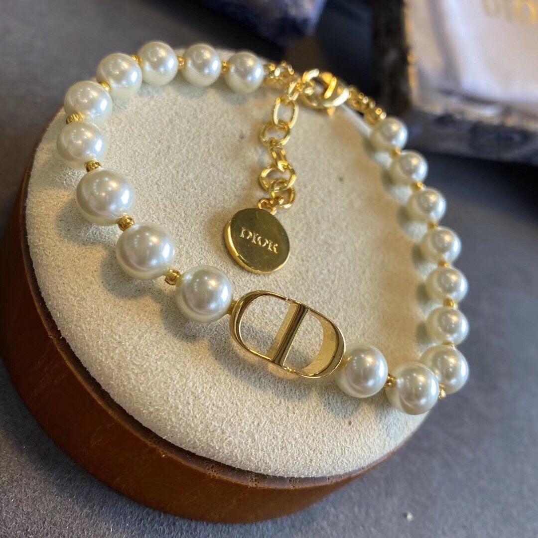 DIOR White Resin Bead Short Bracelet