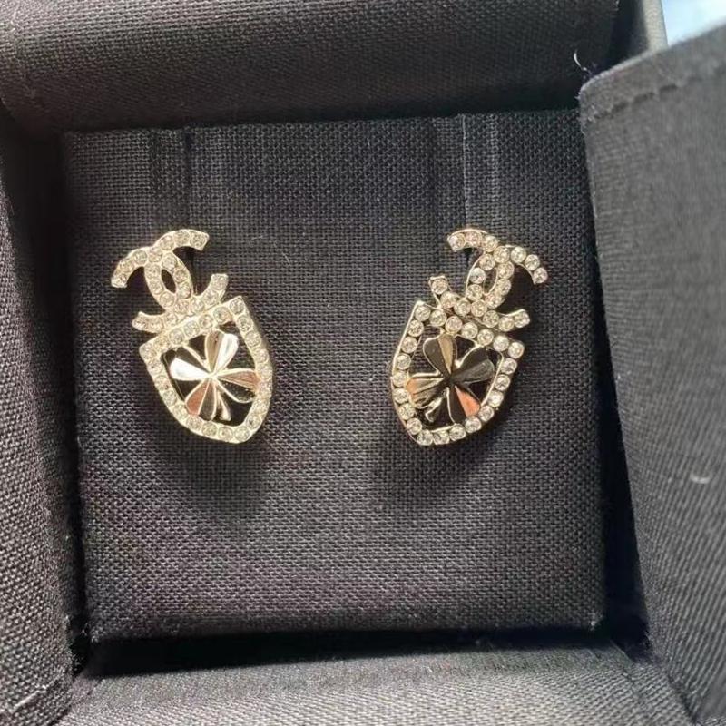CHANEL Fashion Luxury Rhinestone Earrings