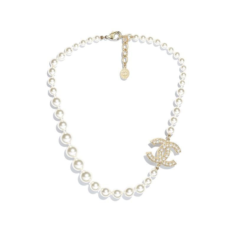 CHANEL Pearl Sandblasted Sweater Necklace