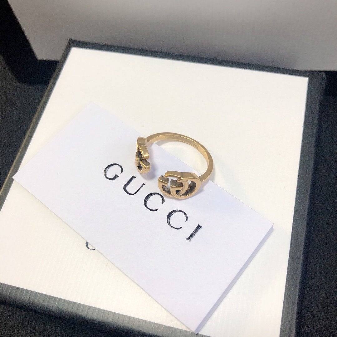 GUCCI Retro Double Letter Ring