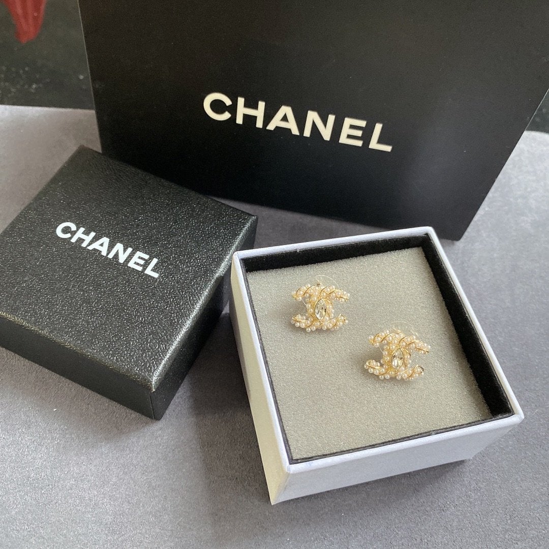 CHANEL Fashion Pearl Wrap Earrings