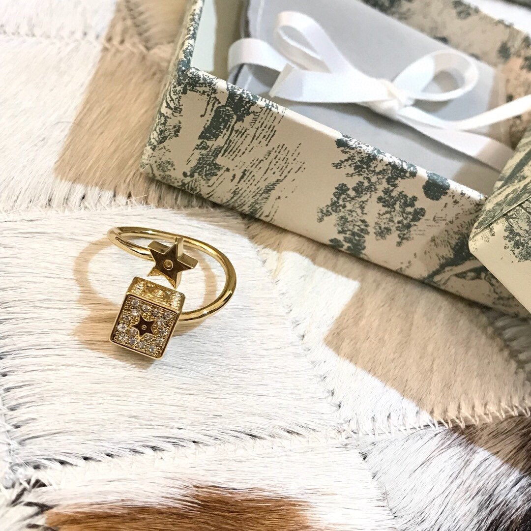 DIOR Dice Star Letter Rhinestone Open Ring