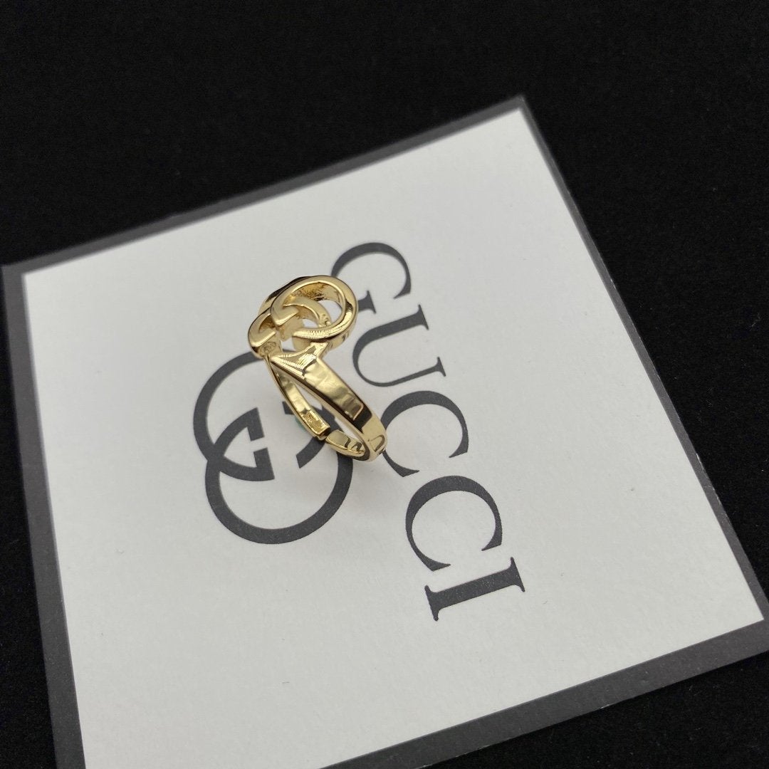 GUCCI retro twisted letter ring